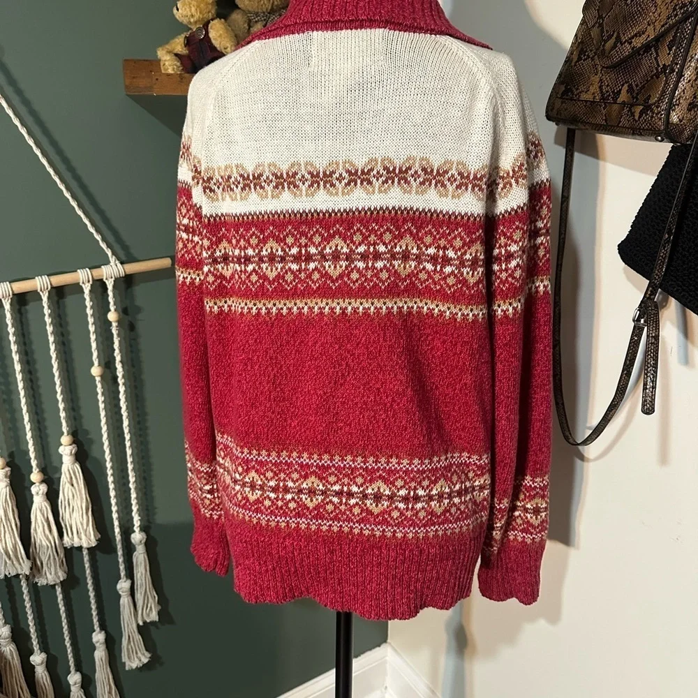 Tiara International cozy vintage