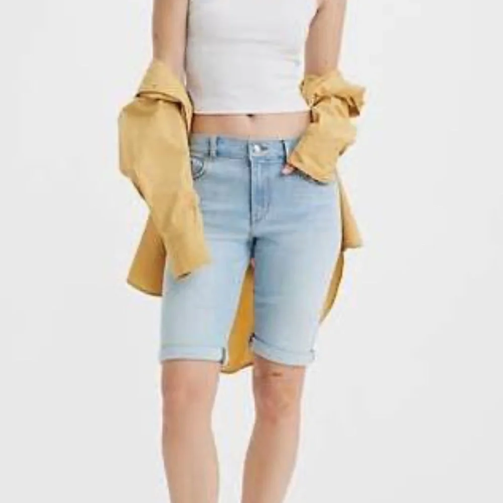 NEW Women's Levi's® STRETCHY Bermuda Jean Shorts Long PLUS 26 / 2