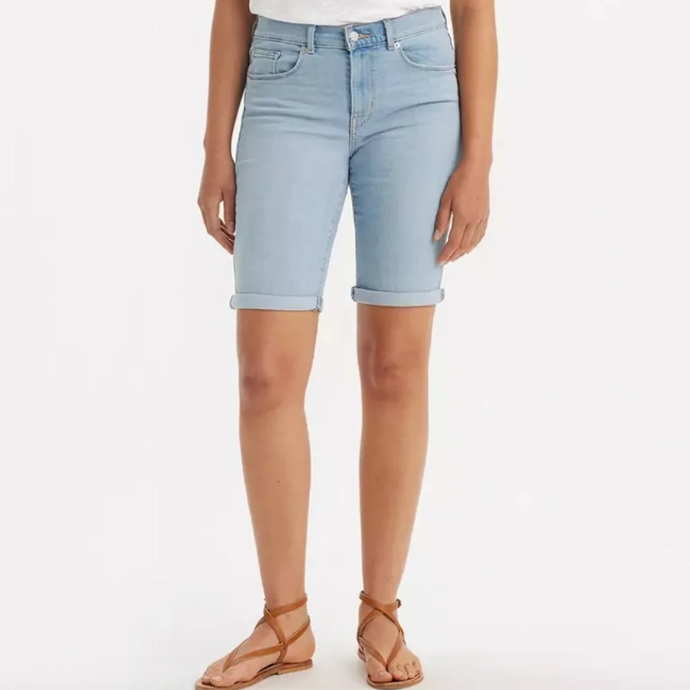 NEW Women's Levi's® STRETCHY Bermuda Jean Shorts Long PLUS 26 / 2