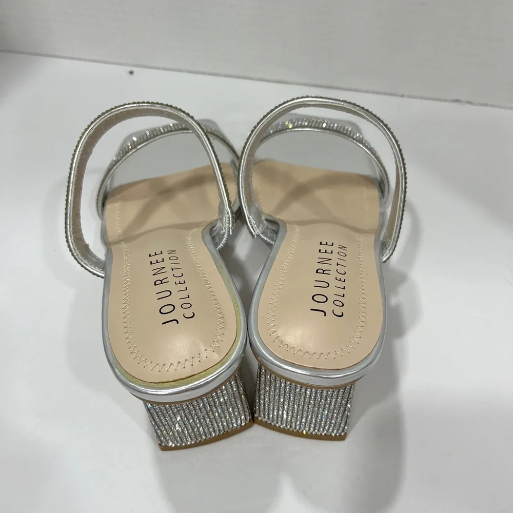 NWT-Journee Collection Womens Shandee Block‎ Heel Pumps Size: 10 Color: Silver