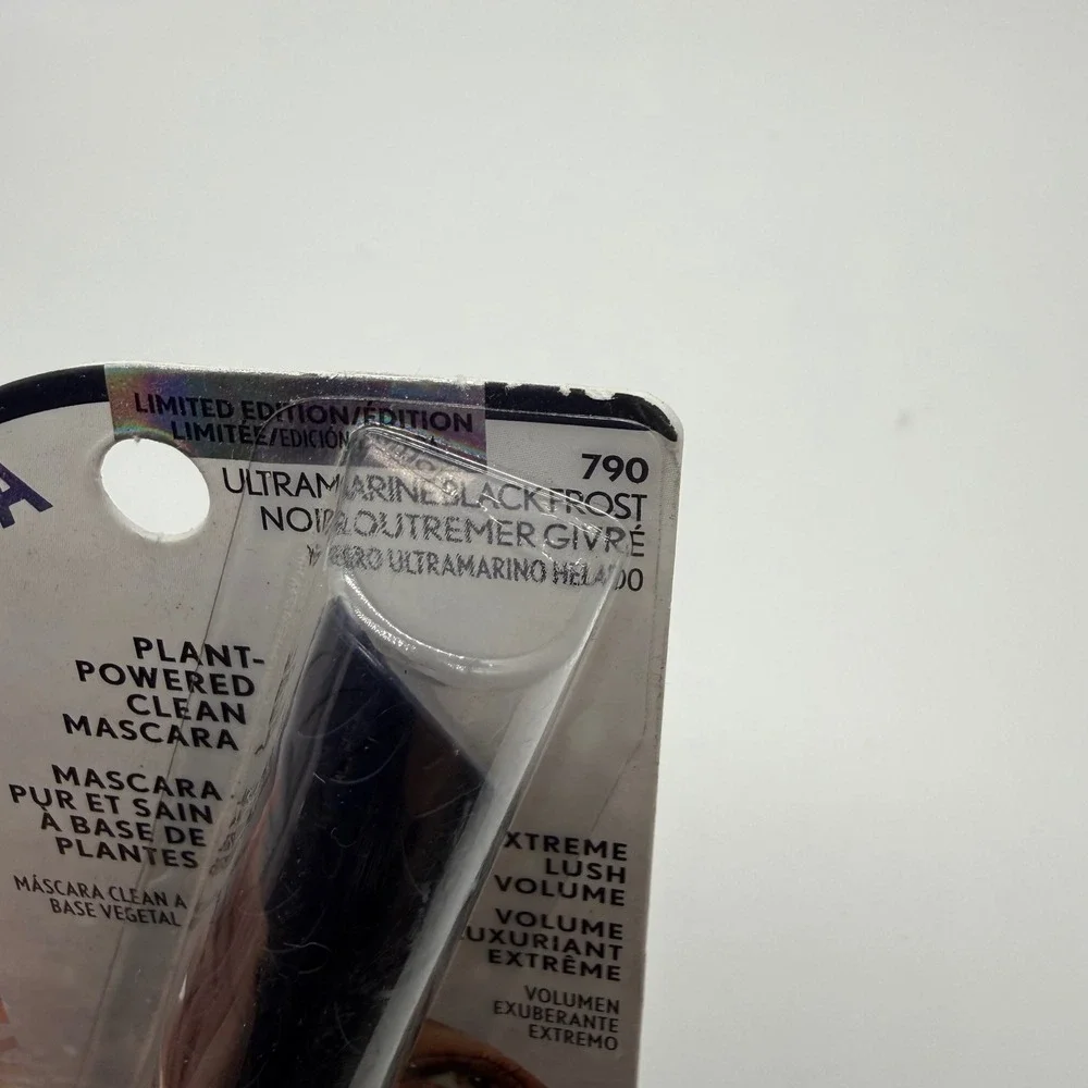 Covergirl Lash Blast Cleantopia Mascara Ultramarine Black Frost‎ Limited Edition