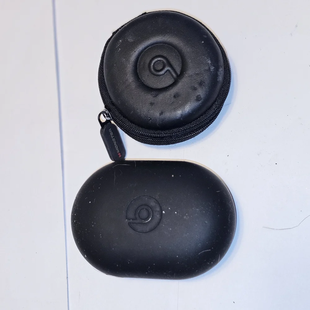 BEATS Black‎ Shell Earbud CaseS Lot Of 2!