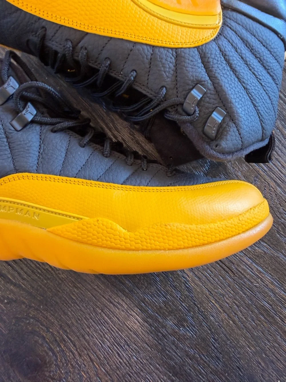 Air Jordan 12 Retro University Gold Men’s Size 8.5