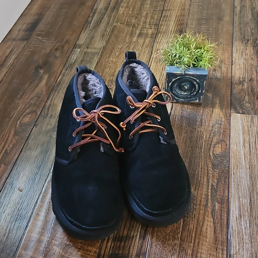 UGG stylish black