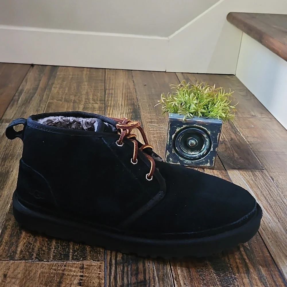 UGG stylish black