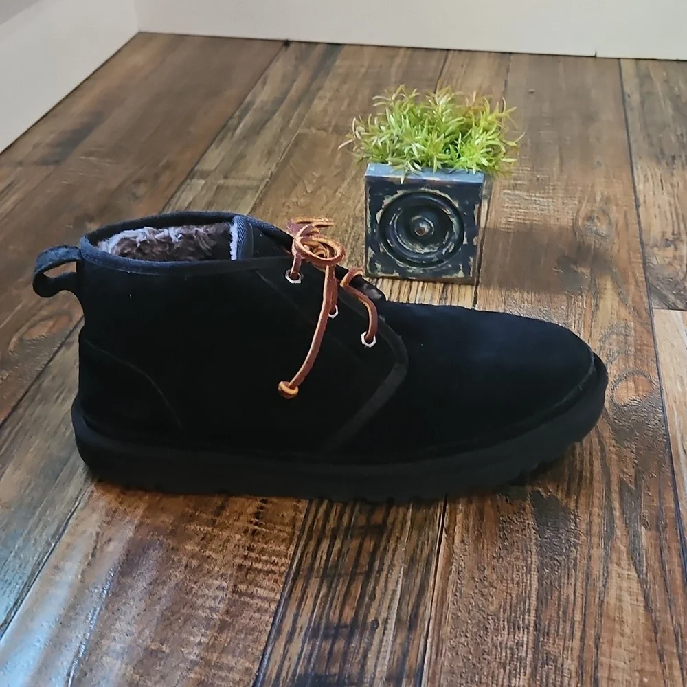 UGG stylish black