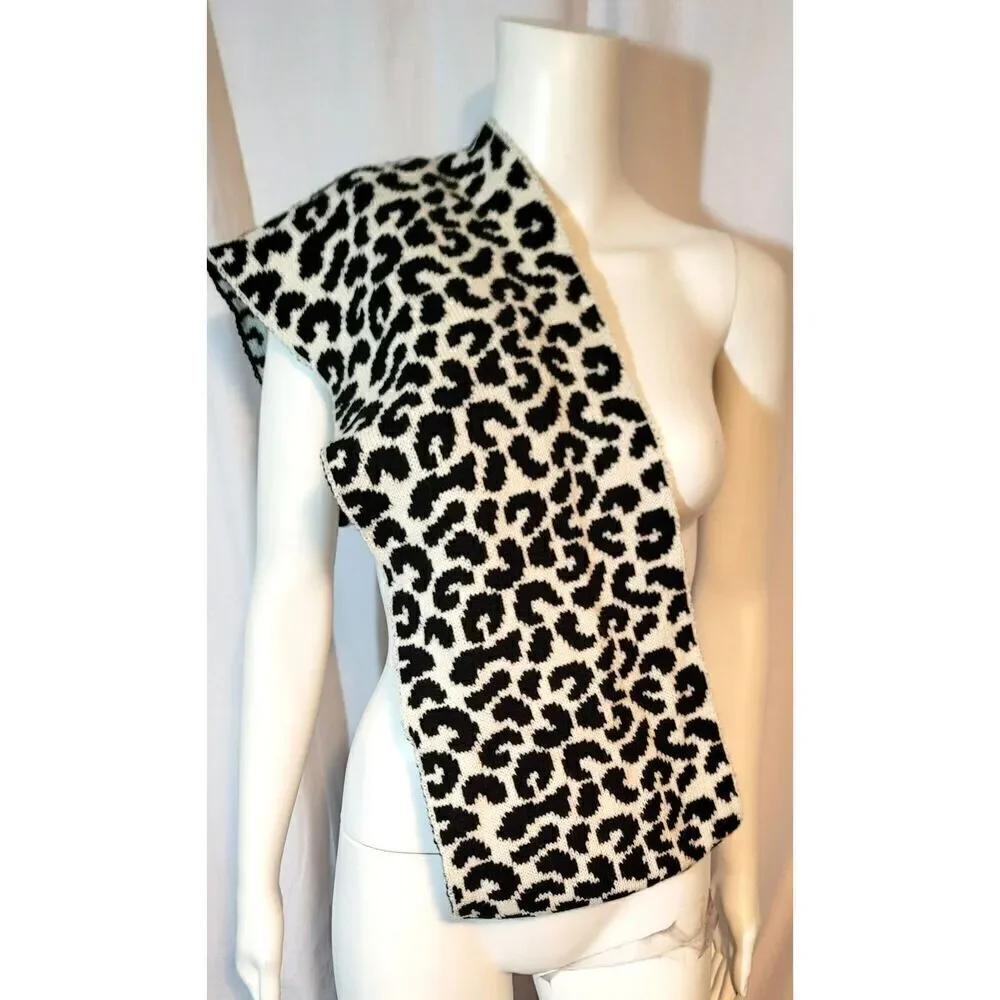 100% Acrylic Black & White Print Infinity Loop Scarf