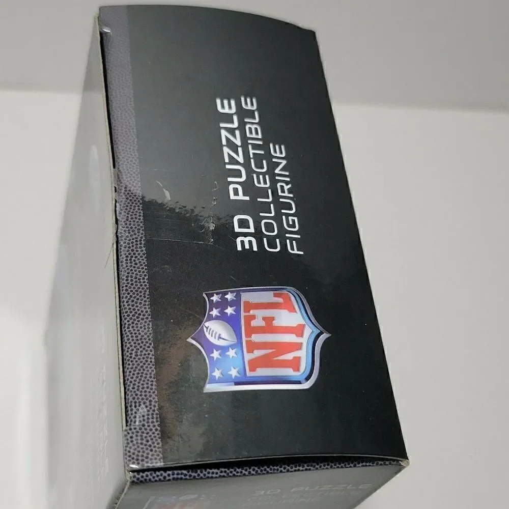 ‎New England Patriots 3D Puzzle Uniform Collectible Figurine 25 Pieces NFL Gift