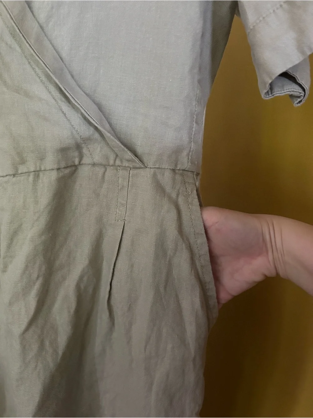 Everlane short sleeves
