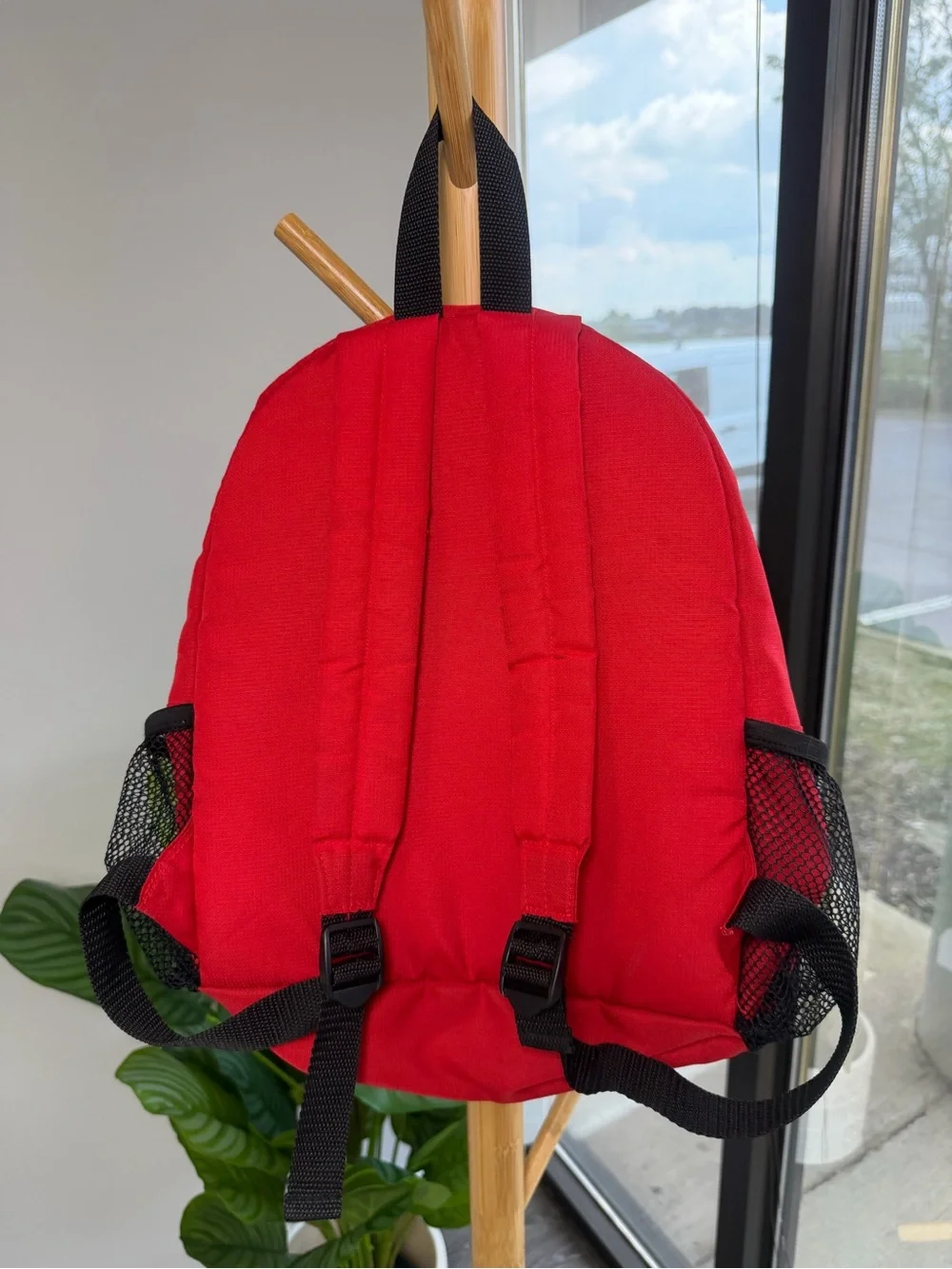 Kipling red daypack