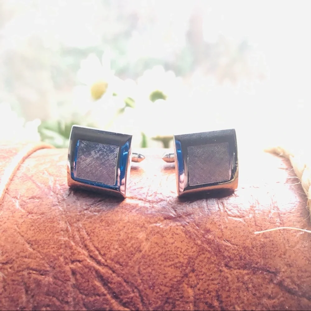 Vintage men’s brushed and shiny silver square cuff links