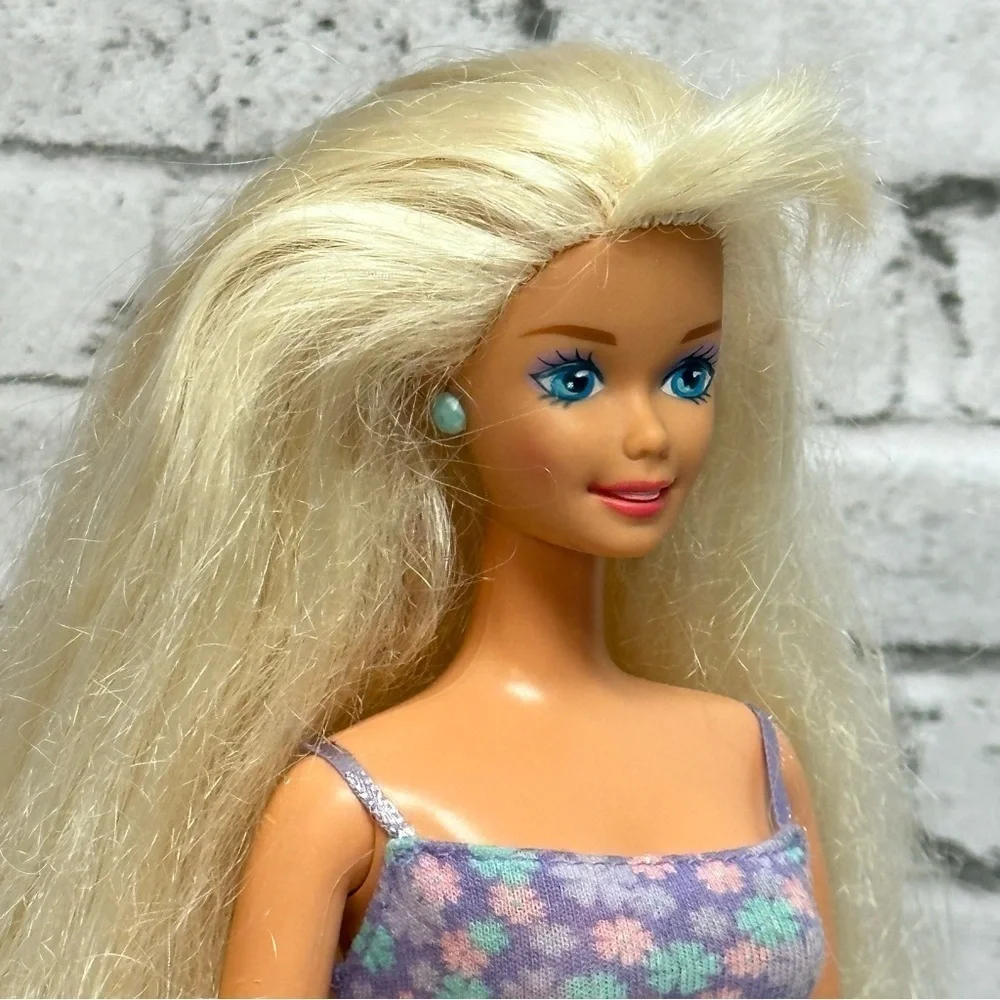 Barbie doll 1995