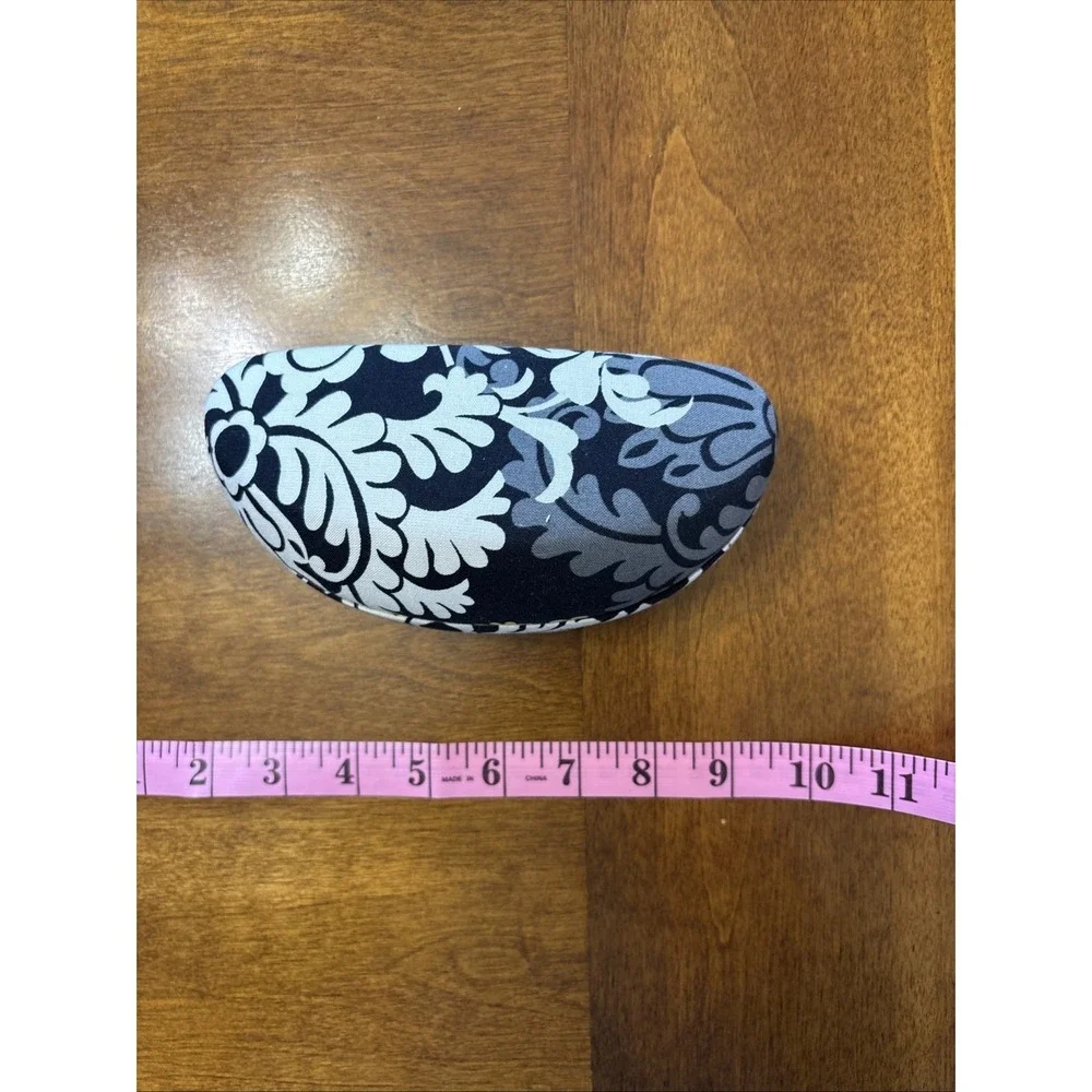 Vera Bradley clamshell hard‎ eyeglass case in retired Baroque pattern