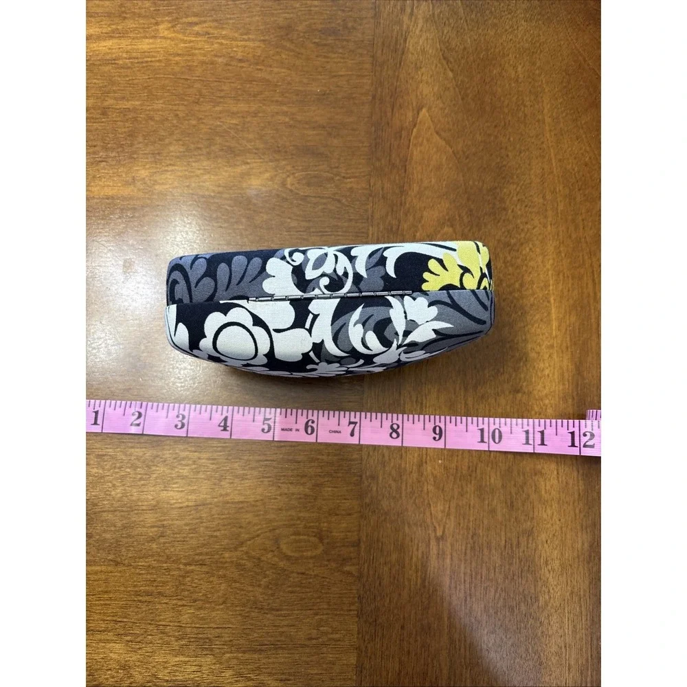 Vera Bradley clamshell hard‎ eyeglass case in retired Baroque pattern