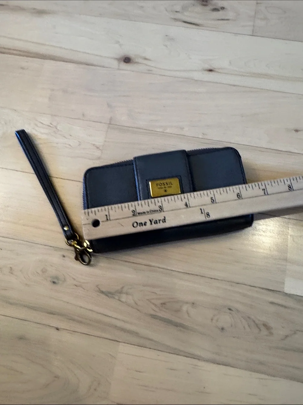 Fossil quinn leather