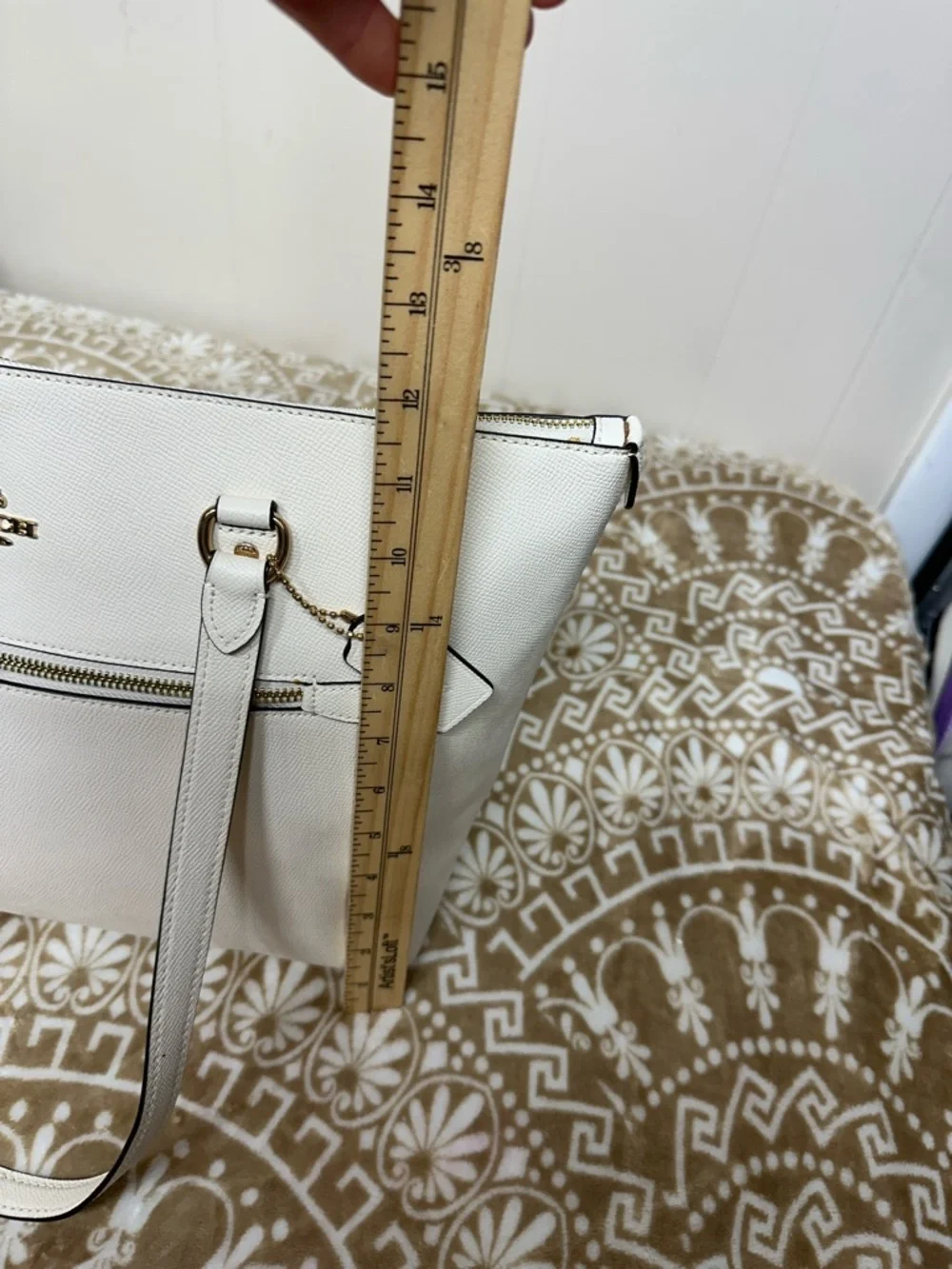 Coach elegant cream