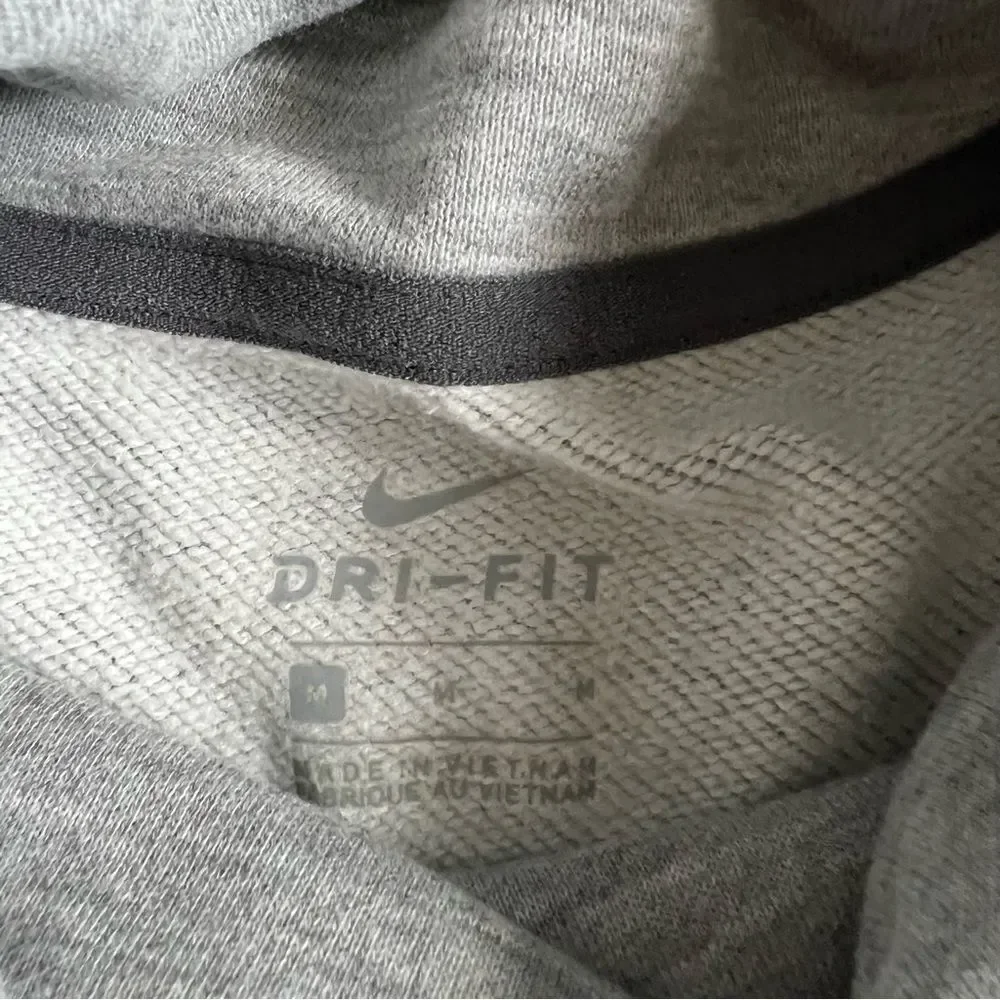 Nike dry cowl