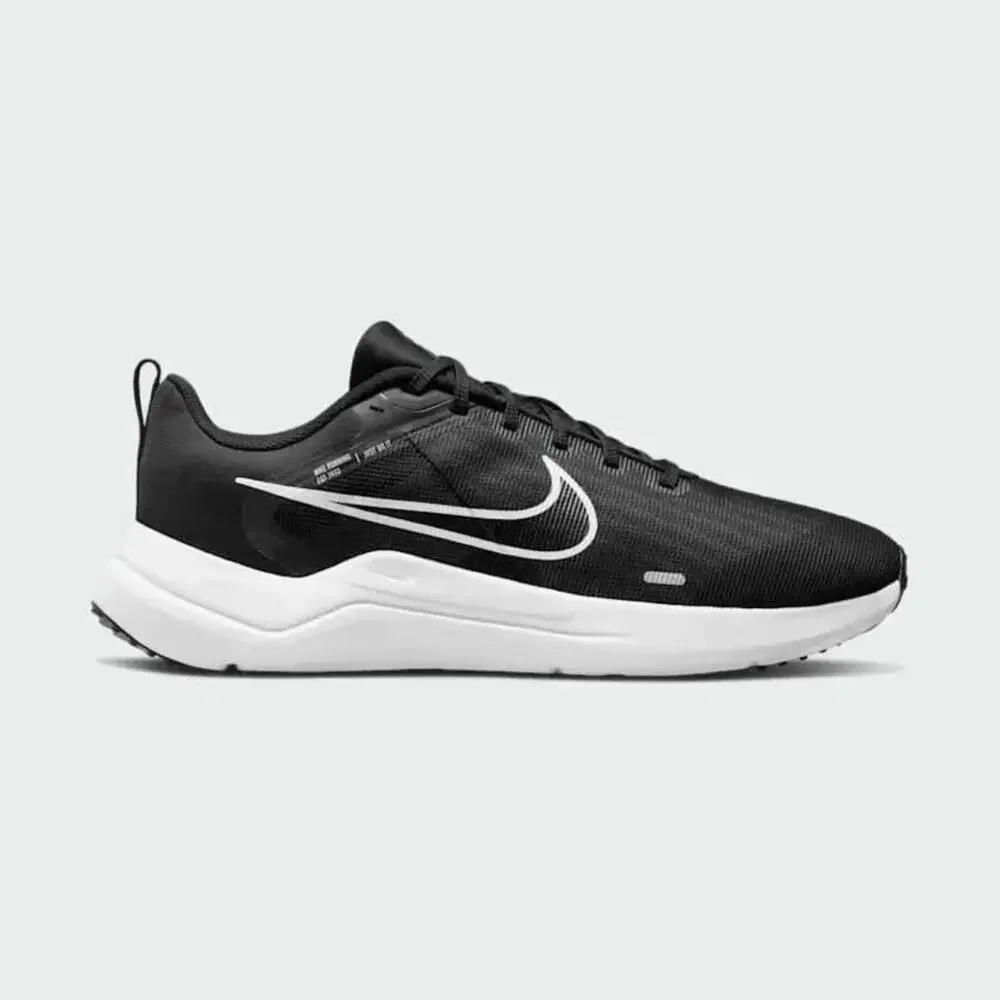 Nike model me