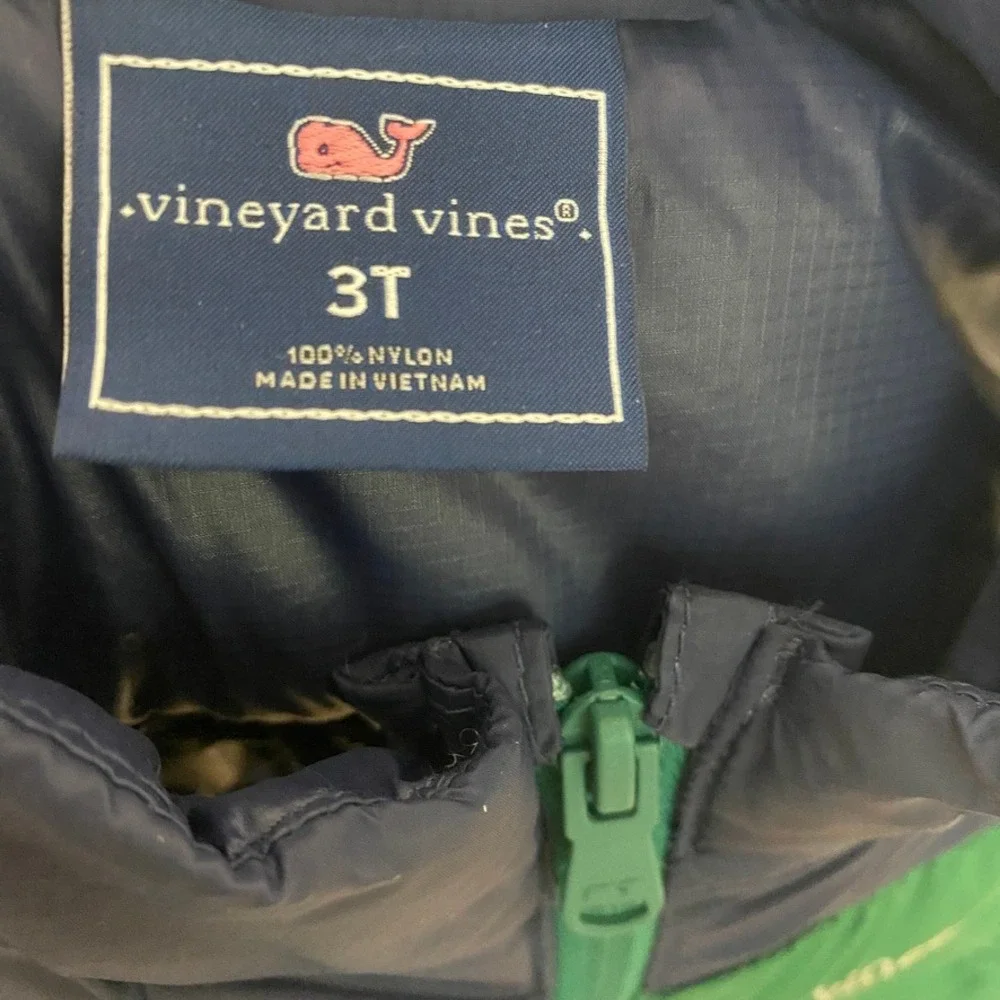 Vineyard Vines lightweight quilted