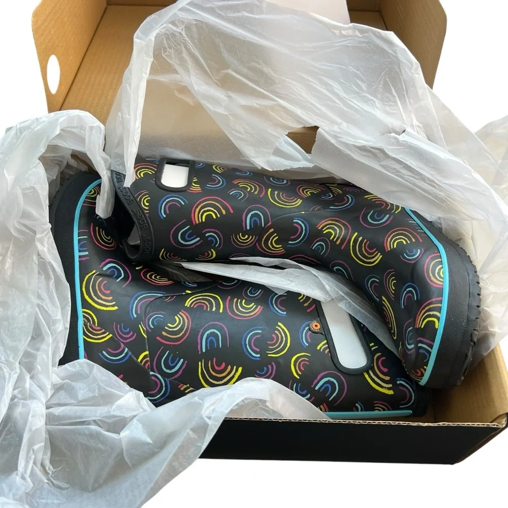 Bogs NEW Rainbow Big Girls Size 5 Rainboots