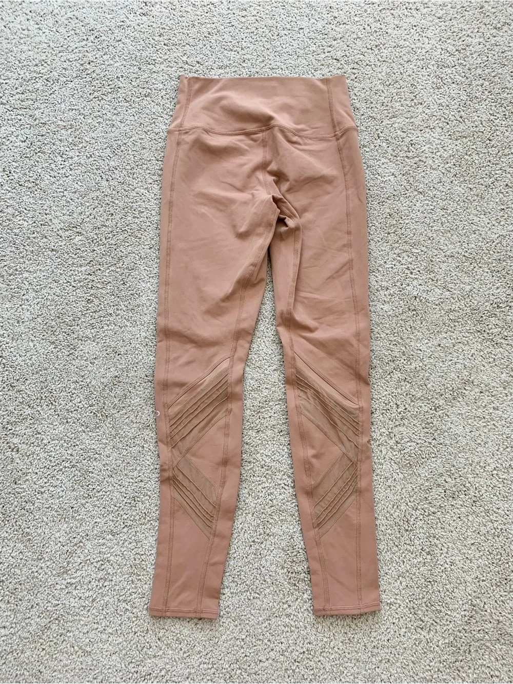 ALO Yoga alo beige