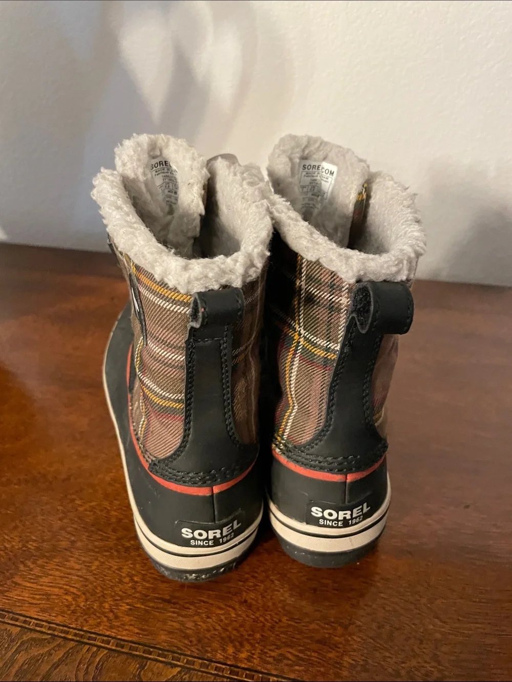 Sorel Kids Tivoli Plaid Duck Snow Boot kids size 3