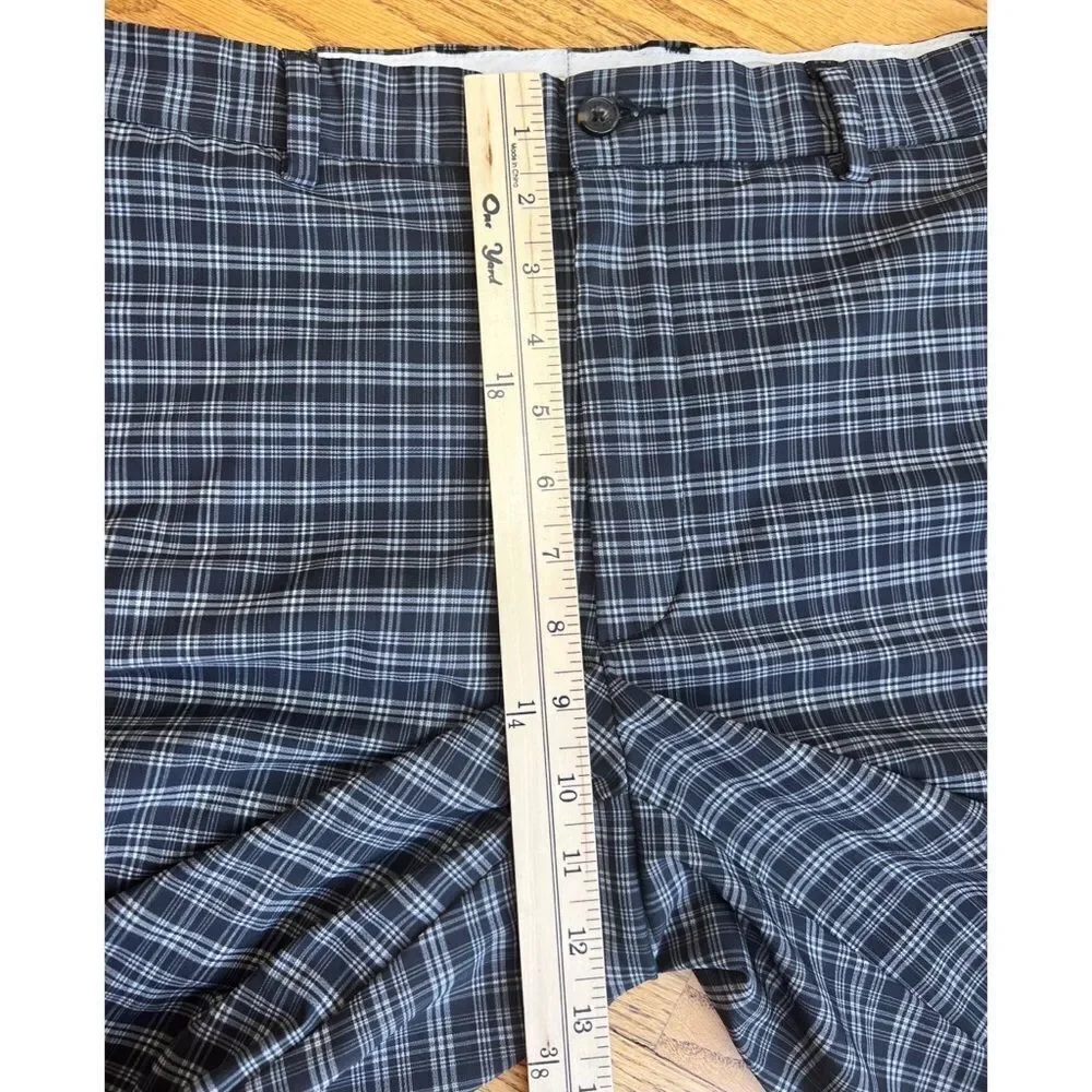 Greg Norman Shark Black White Plaid Golf Flat Front Golf Shorts Size 32