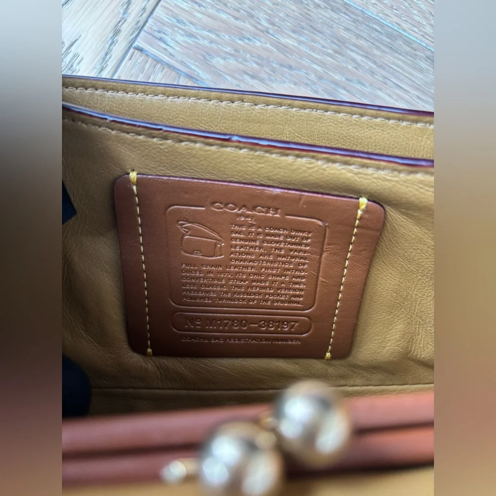Coach feminine missing