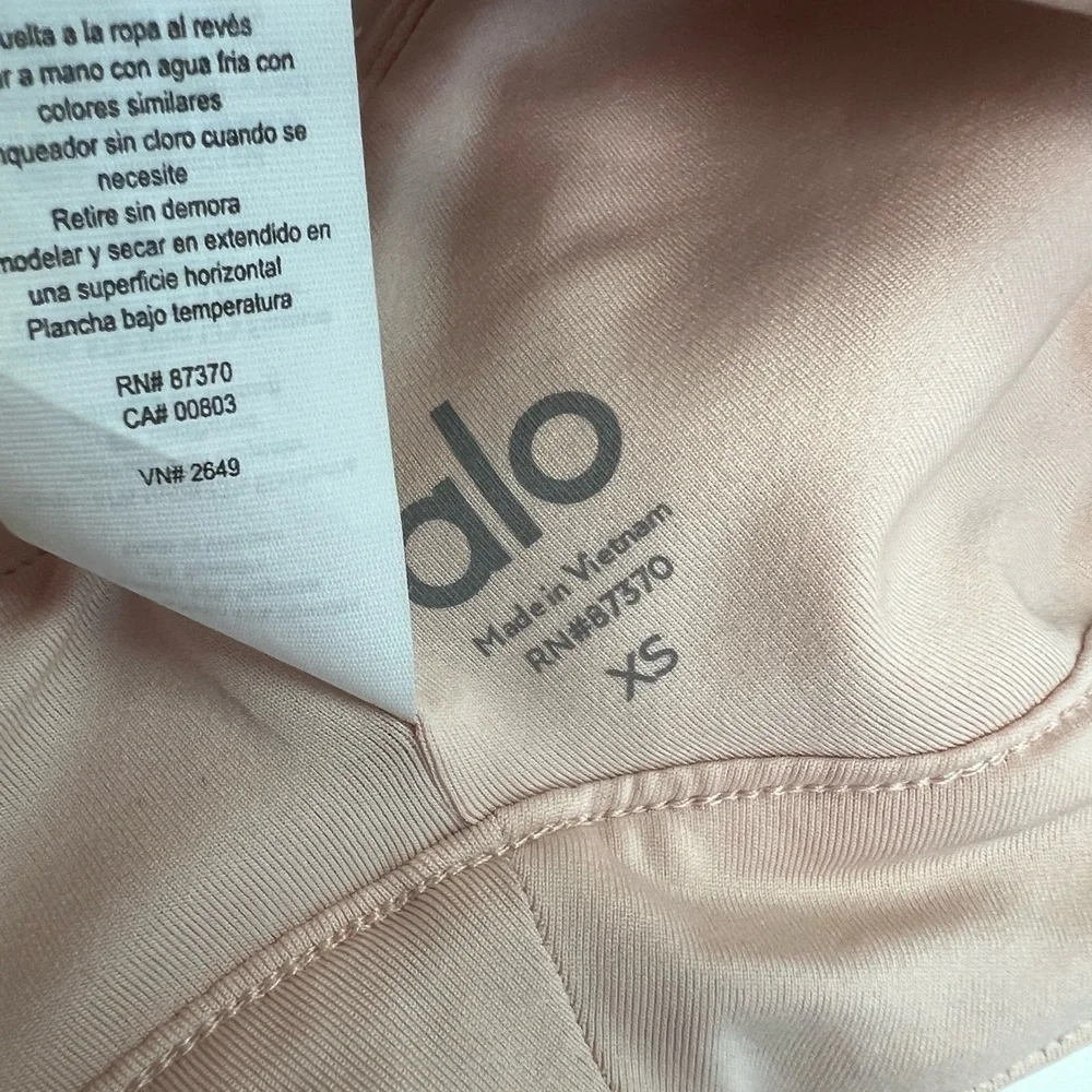 ALO Yoga size spandex brand