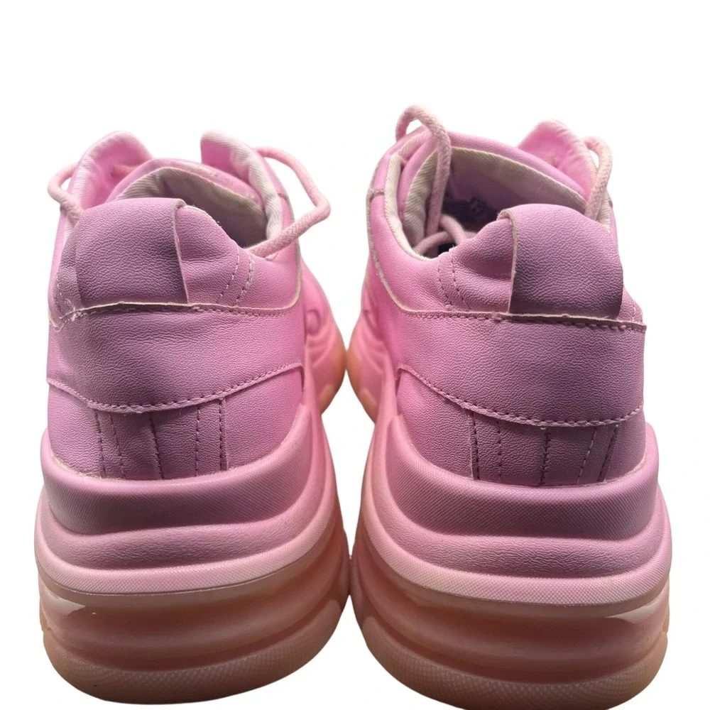 Steve Madden step out