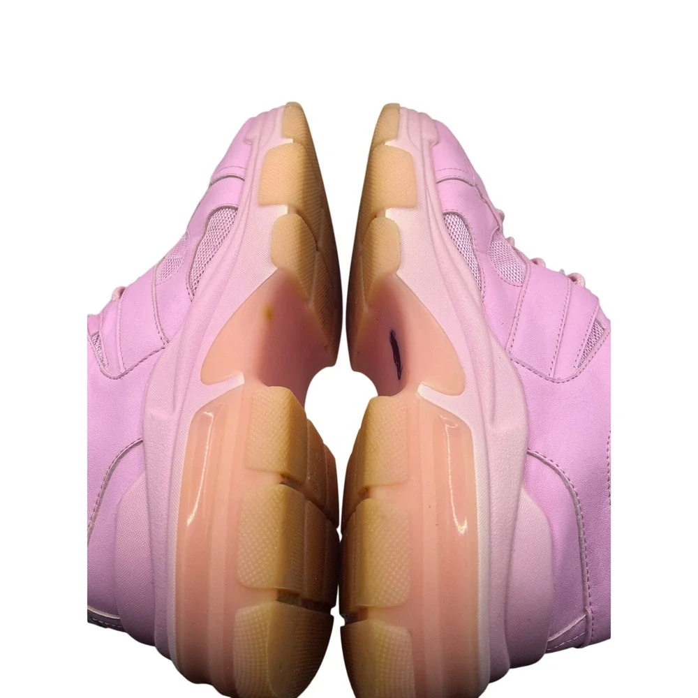 Steve Madden step out