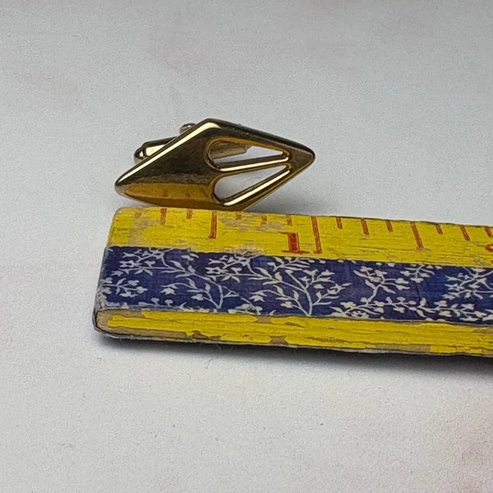 Hickok measurements tie