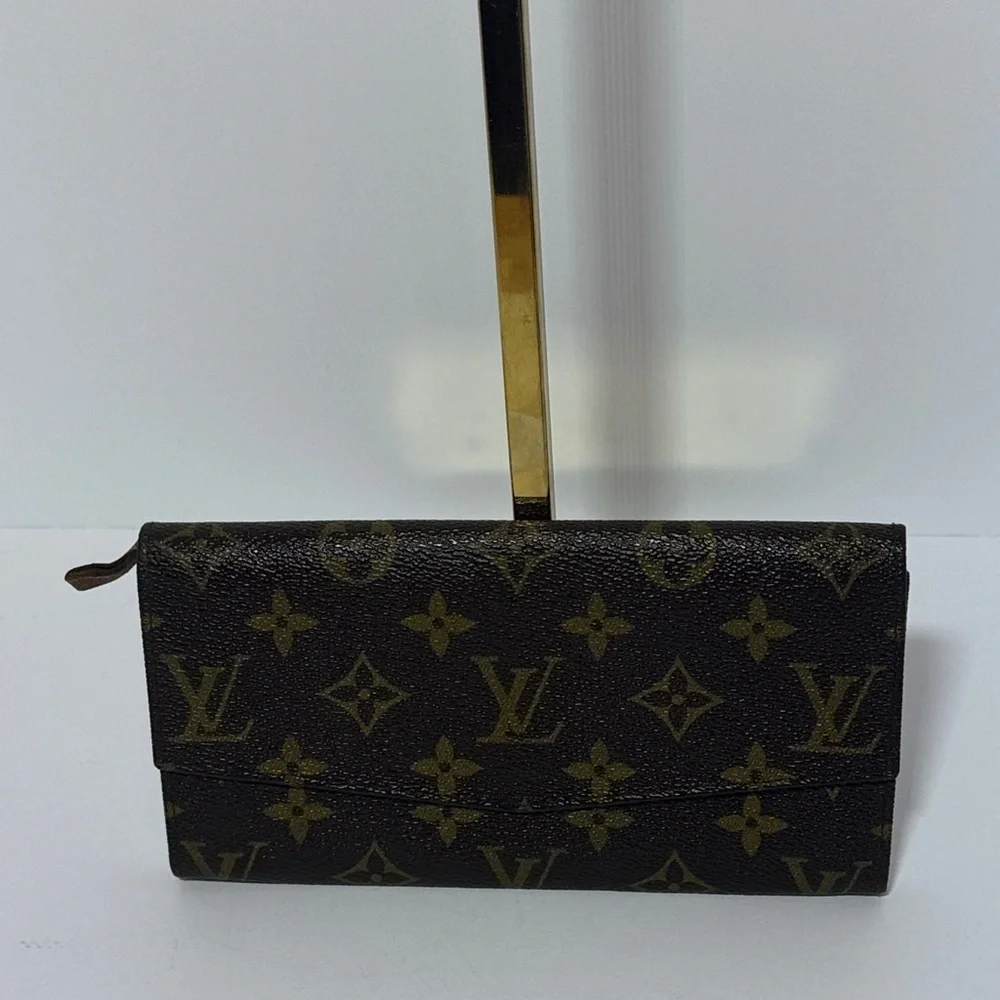 AUTHENTIC Louis Vuitton Monogram Wallet