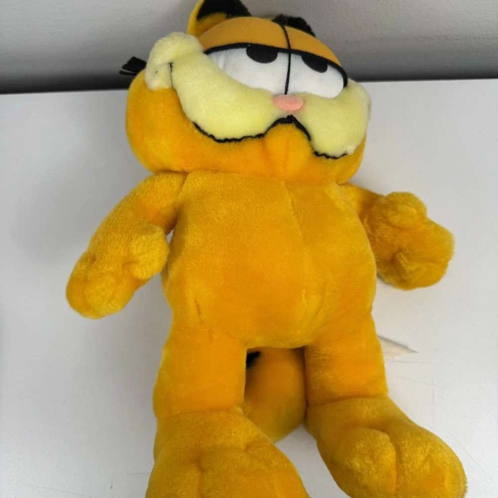 Garfield Plush Classic Orange Cat‎ Stuffed Animal Paws Vintage Style