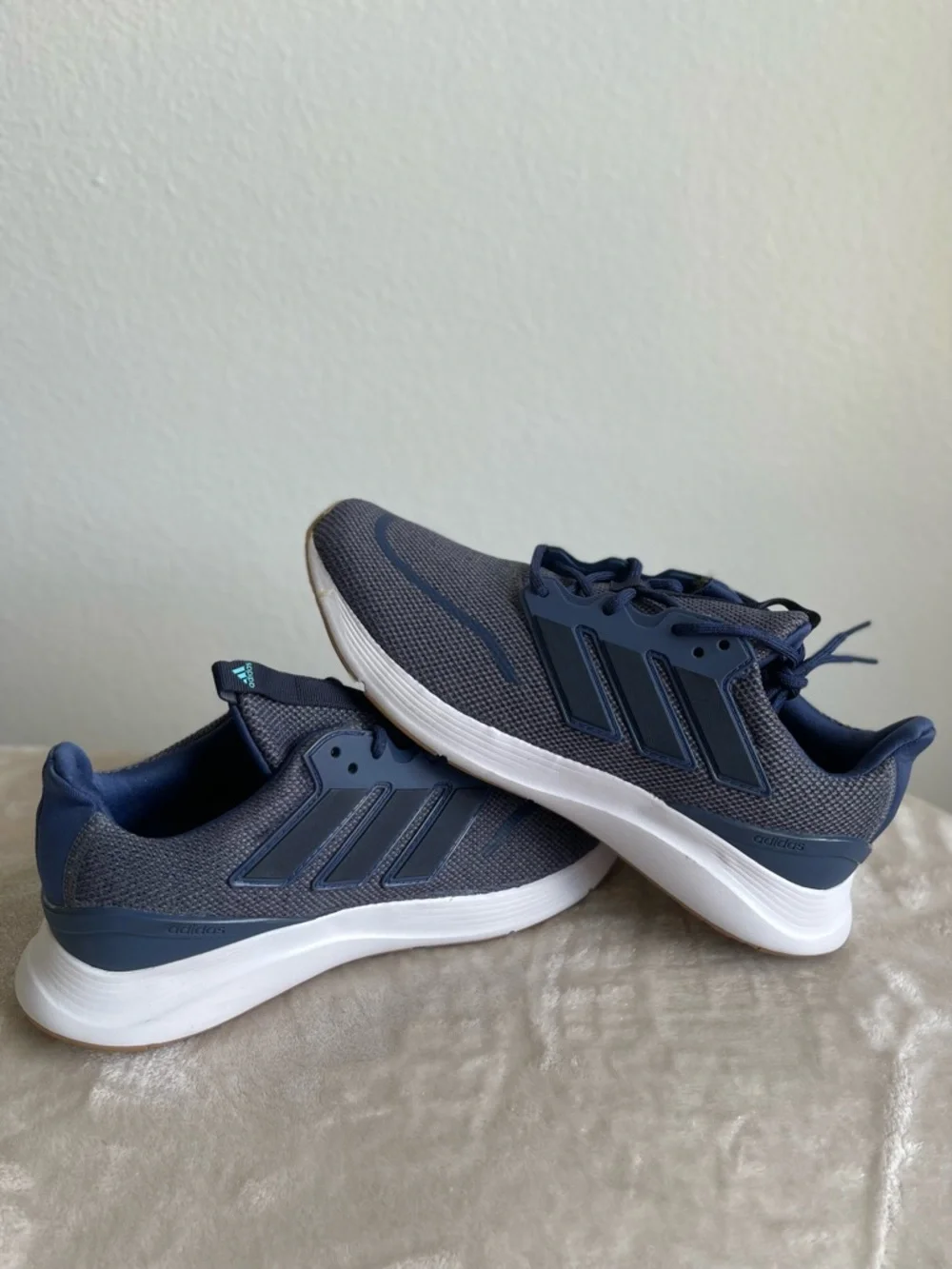 Adidas Men’s Navy Shades of Blue Athletic Sneakers‎ Size 9.5 NWT