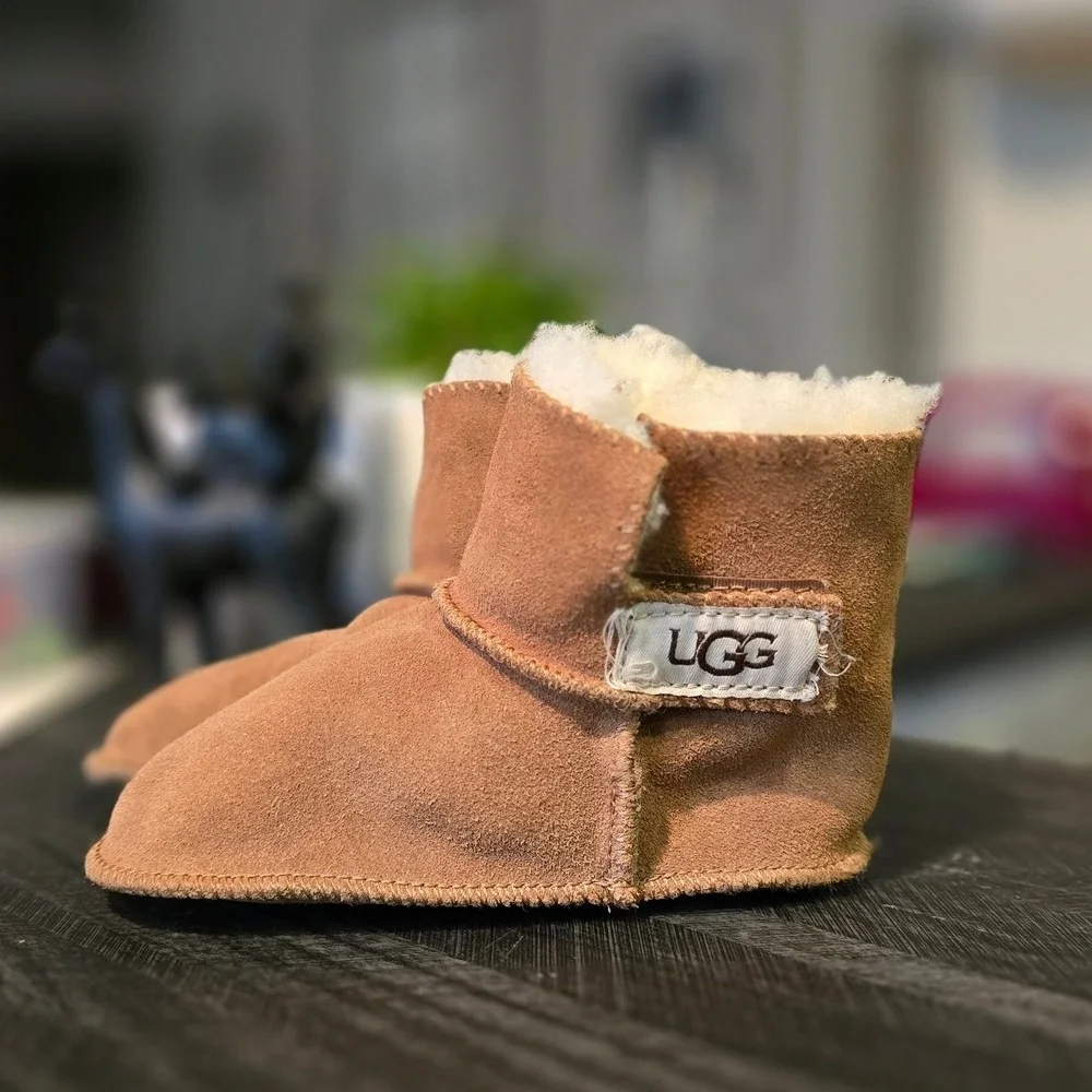 UGG Infant Jesse Chestnut Suede Shearling Lined Booties Size: 4/5-6/7 12-18 m
