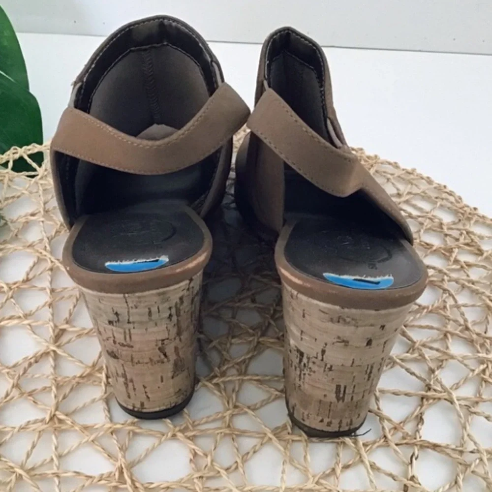 Life Stride Simply Comfort Camilla tan and cork peep toe wedge shoes 7-1/2