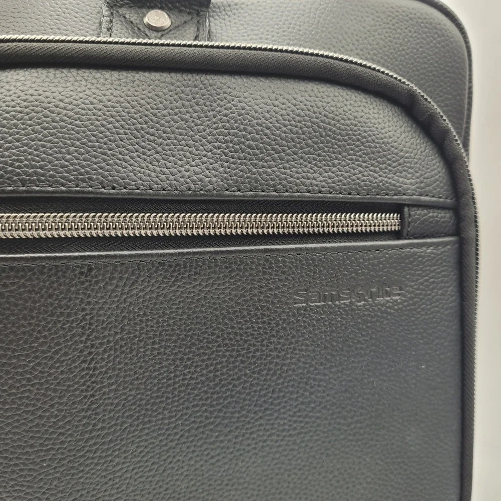 Samsonite classic leather