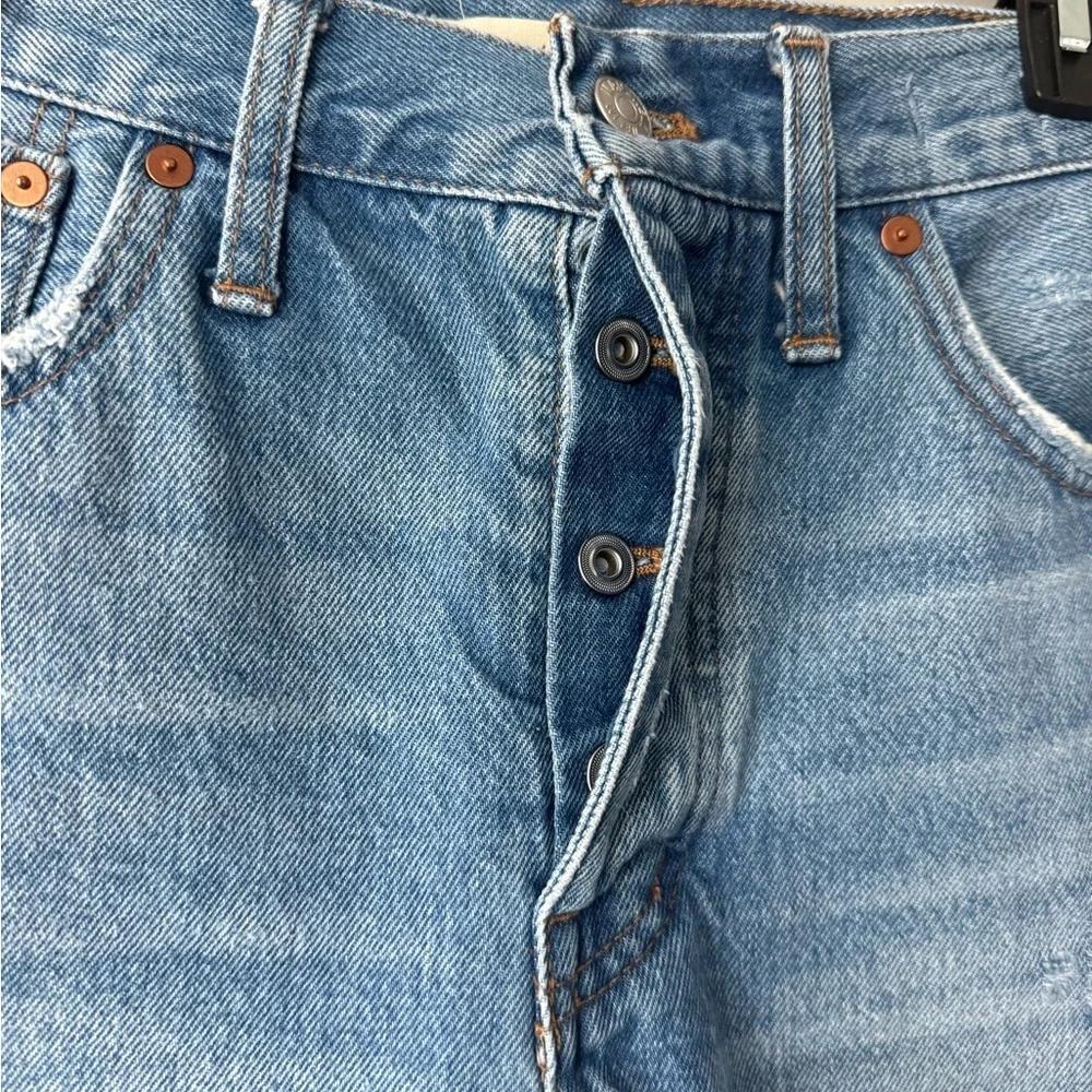 Madewell hidden button