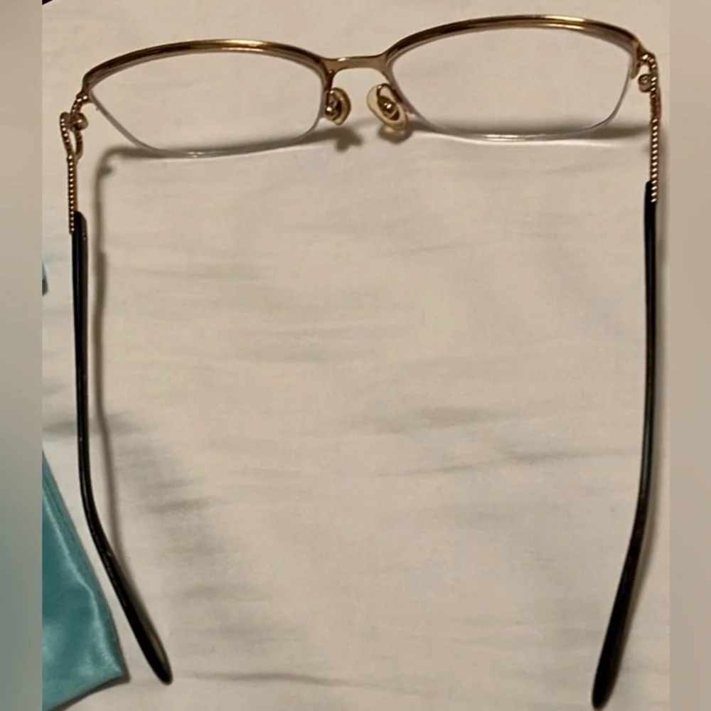 Tiffany & Co. fabric help optician