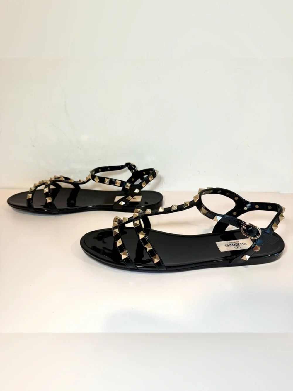 Valentino Garavani nwt valentino