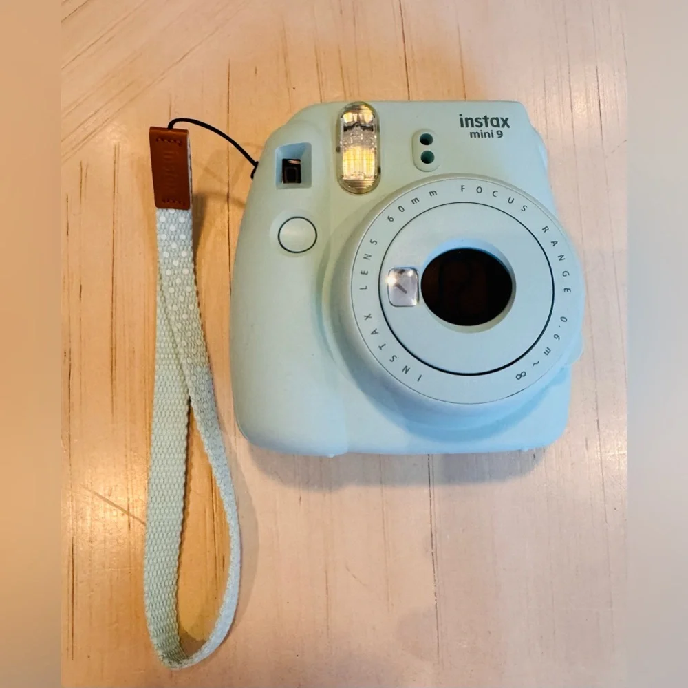 Fujifilm Instax Mini 9 Instant Camera – Ice Blue