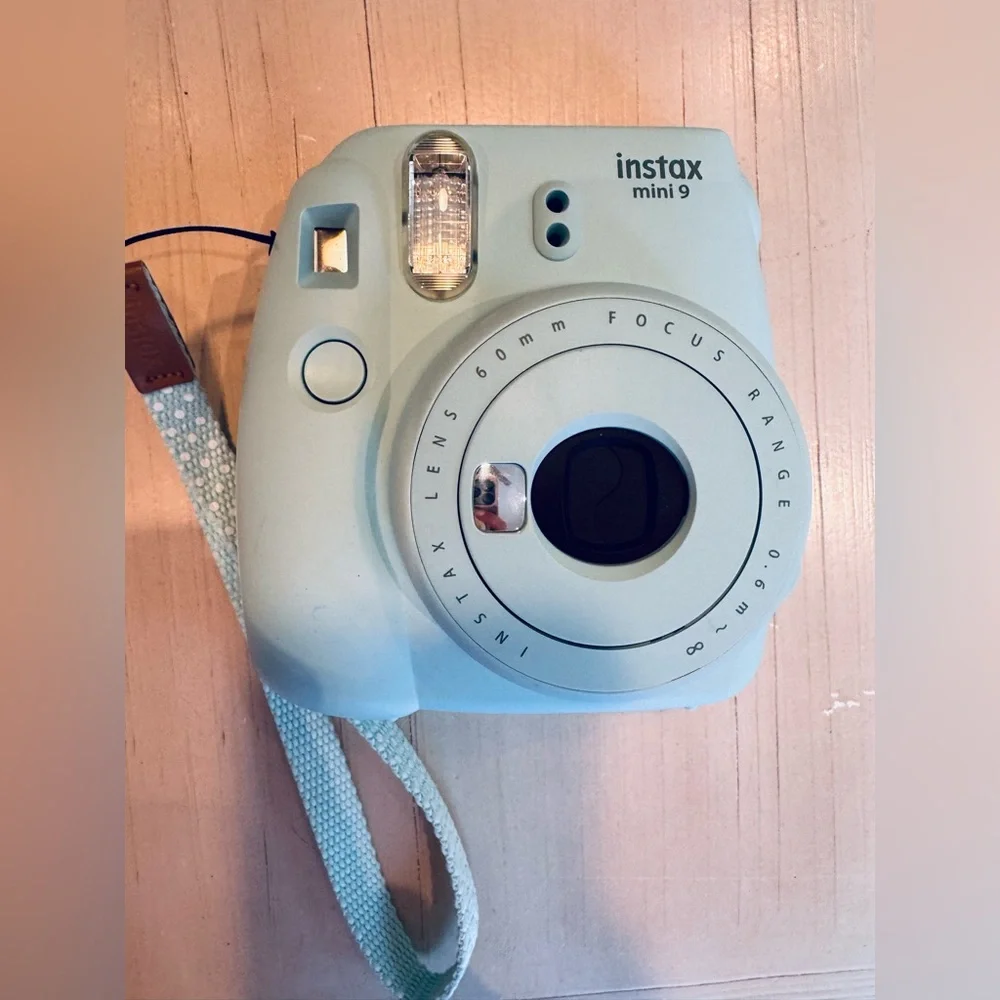 Fujifilm Instax Mini 9 Instant Camera – Ice Blue