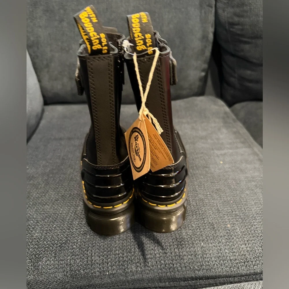 Dr. Martens below leave comment