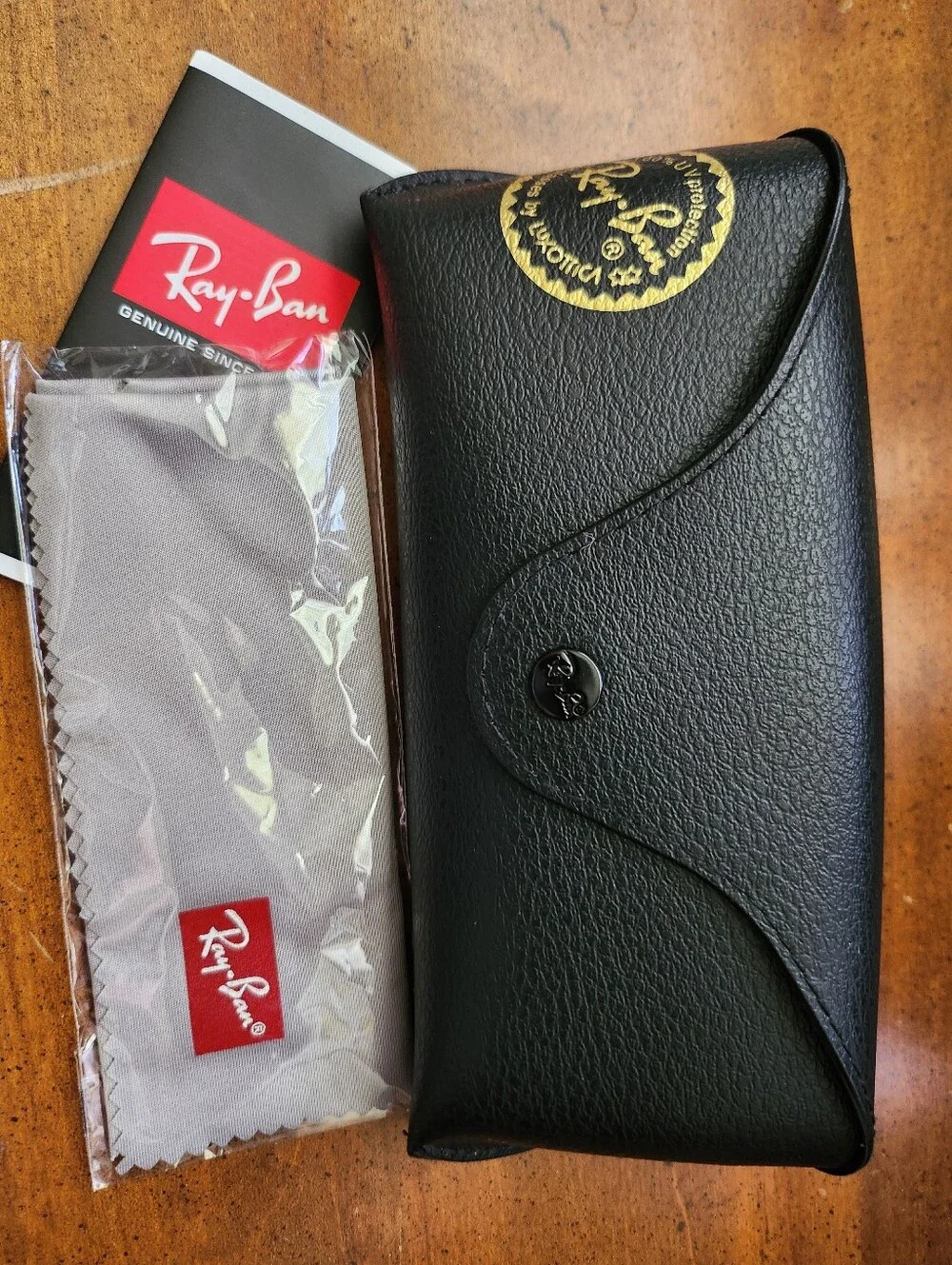 Ray-Ban Black Leather Sunglass Case+ Gray Cloth