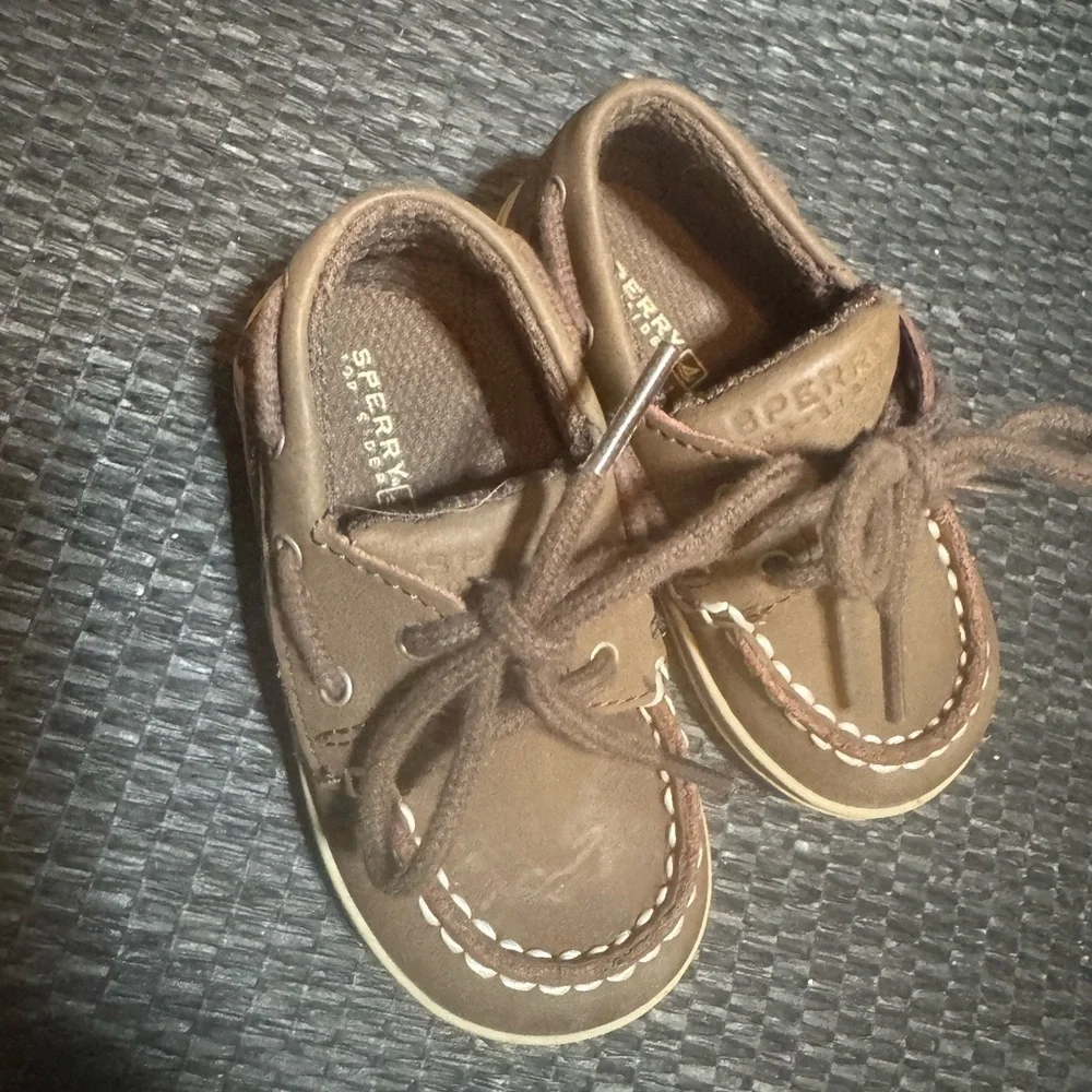 Sperry adorable brown
