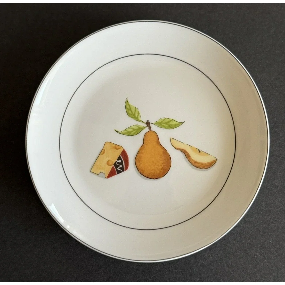 Crate & Barrel NANCY GREEN Fruit Fromage Appetizer Cheese Plates 6 1/2