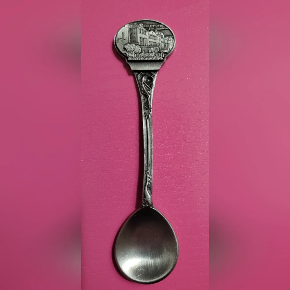 N/A souvenir spoons