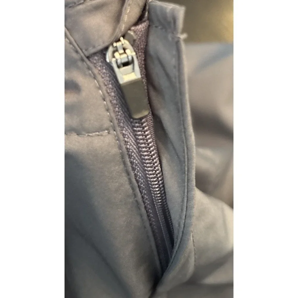 Holloway zipper left