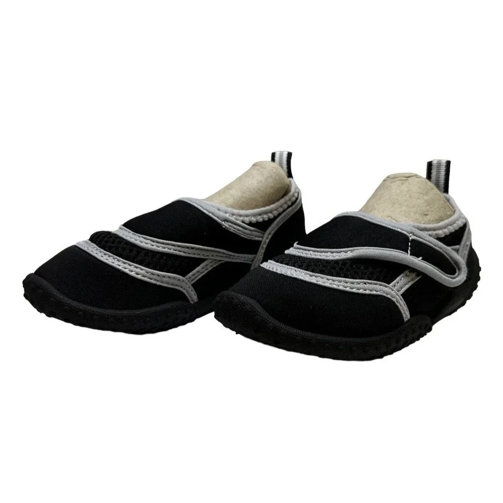 The Children's Place Boy's Size 7/8 Toddler Black And Gray Water Shoes Pre Owned